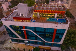 Pax Hotel Grand Blue 3 min walk from Udaipur city Railway Station